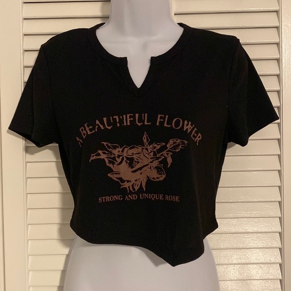 Black graphic tee crop - Picture 1 of 2